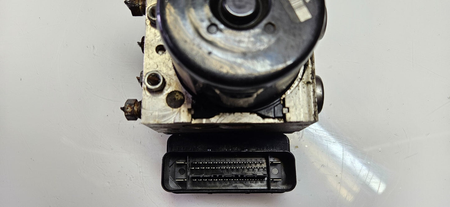 Mercedes C-Klasse ABS Hydraulikblock Pumpe Steuergerät A 2045454732 A 0064312612