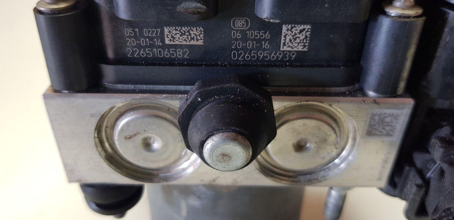 Mercedes ABS Hydraulikblock Hydraulikaggregat A 1779007805 A 1779010904