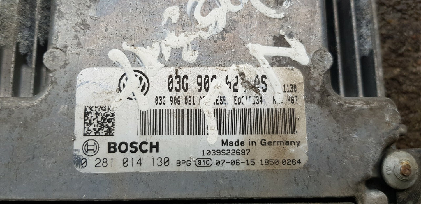 VW Passat Motorsteuergerät Steuergerät 03G906021RS 0281014130