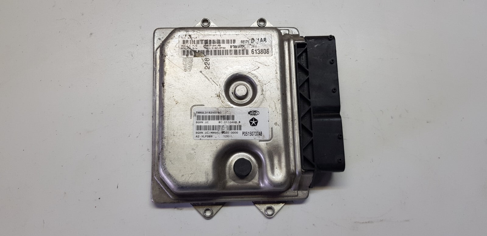 Fiat Motorsteuergerät Steuergerät P05150737AB 68171041AB 8GMW.UC