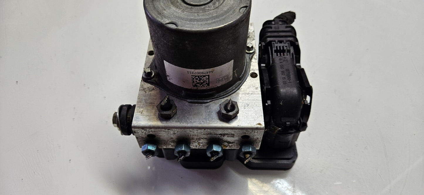 Mercedes Vito ABS Hydraulikblock Pumpe Steuergerät A 4479007311 0265956227