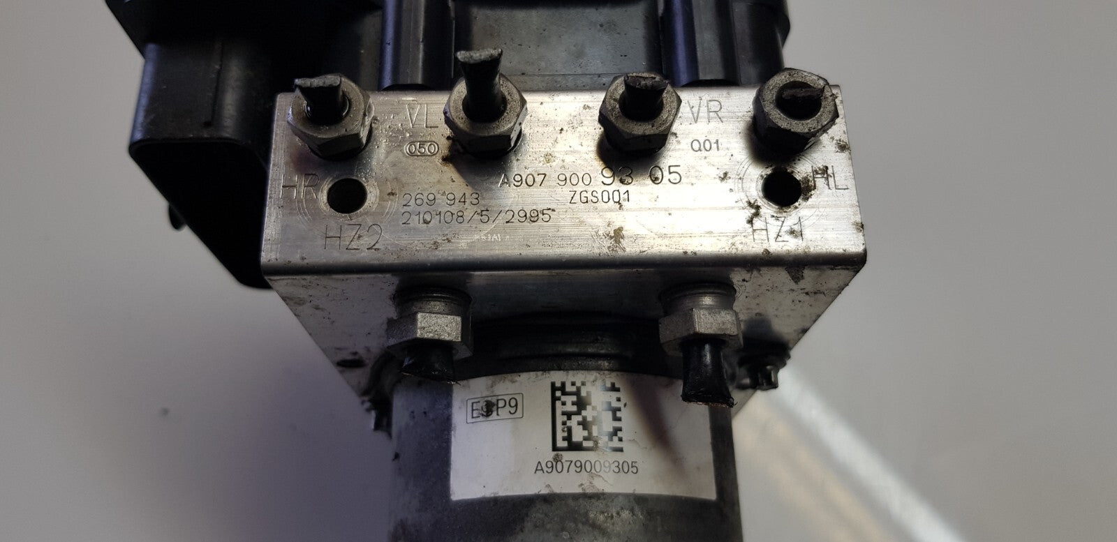 Mercedes Sprinter ABS Hydraulikblock Pumpe Steuergerät A 9079009305 0265956615