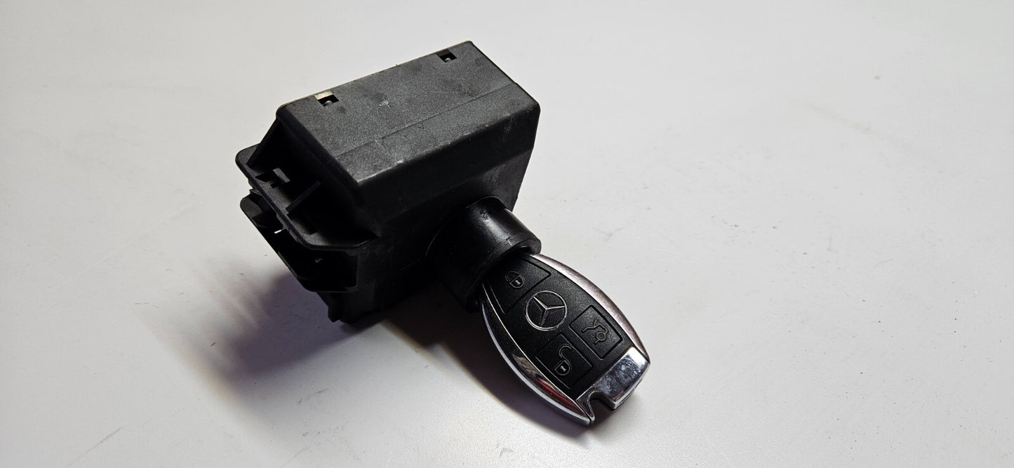 Mercedes W117 W177 W246 Zündschloss mit Schlüssel A 2469051402