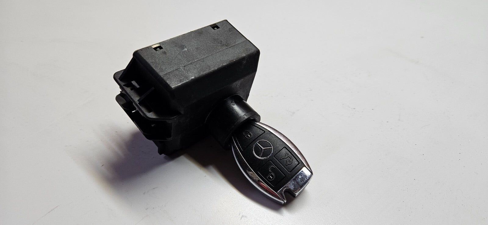 Mercedes W117 W177 W246 Zündschloss mit Schlüssel A 2469051402