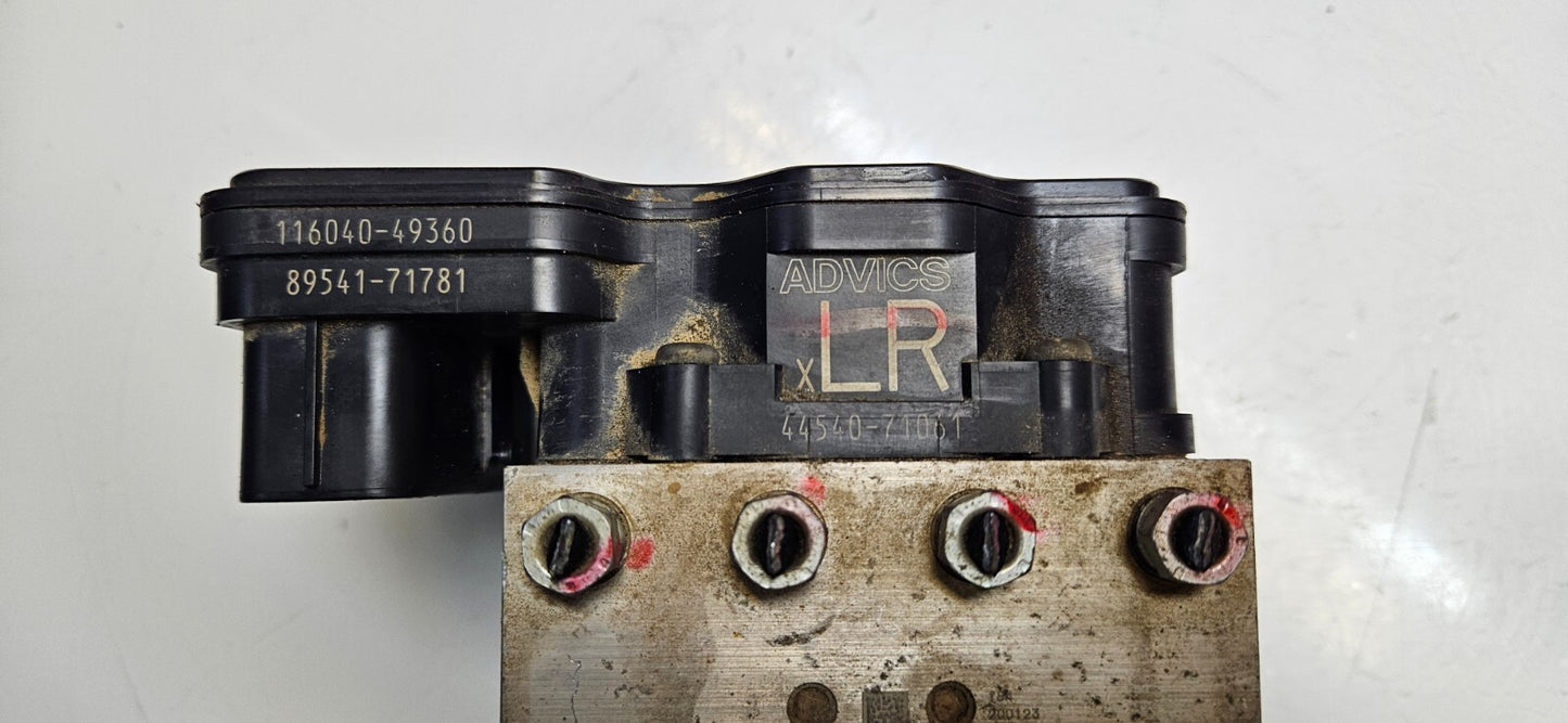 Toyota Hilux ABS Hydraulikblock Pumpe Steuergerät 44540-71061 116040-49360