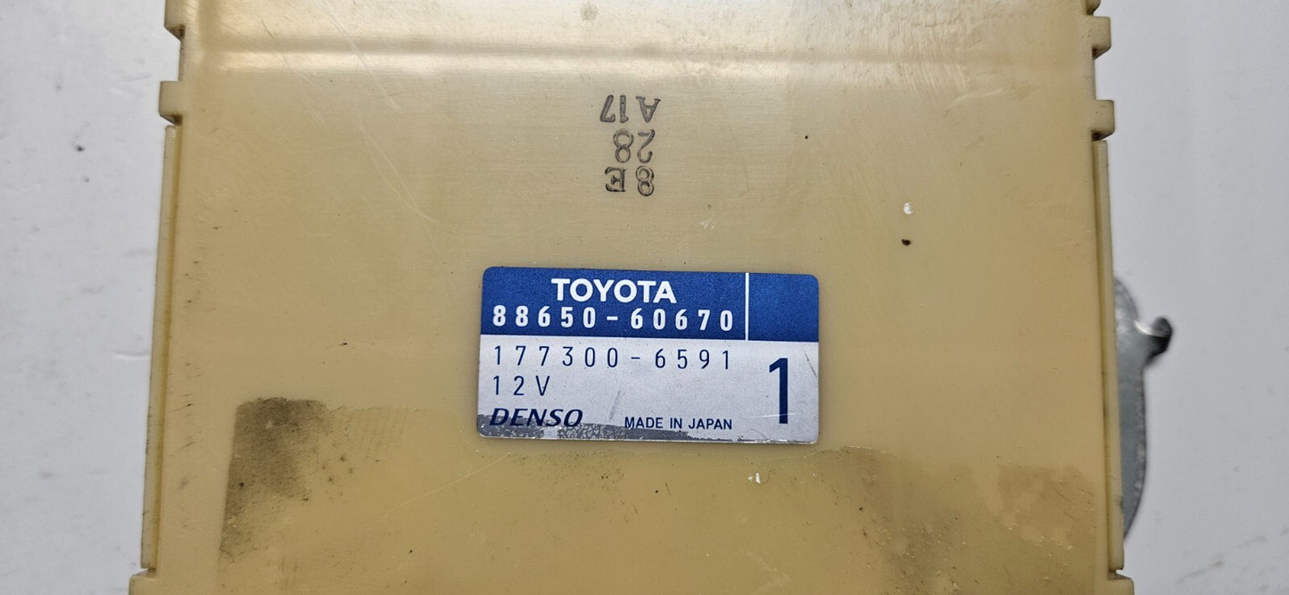 Toyota Land Cruiser Steuergerät 88650-60670 177300-6591