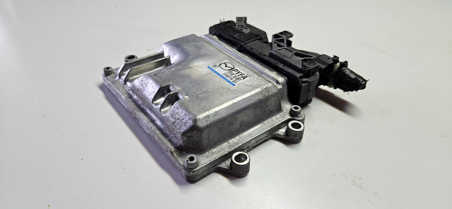 Mazda Motorsteuergerät Steuergerät E6TA0671HN PYFA 18 881