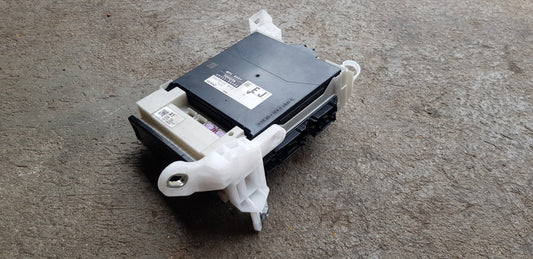 Toyota Steuergerät 89221-F4120 MB238100-8572