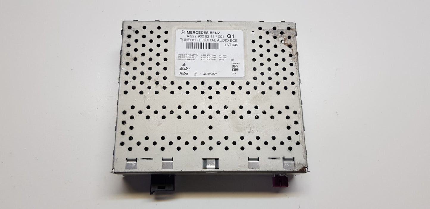 Mercedes DAB Tuner Audio Steuergerät A 2229009211 A 2229010202