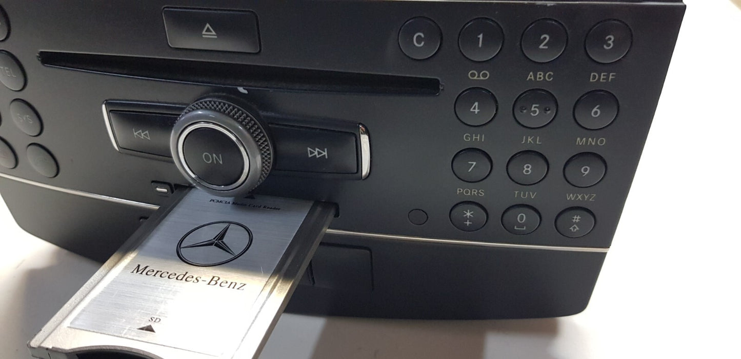 Mercedes W204 Headunit Comand Navigation A 2048704994 A 2048707590 mit PIN Code
