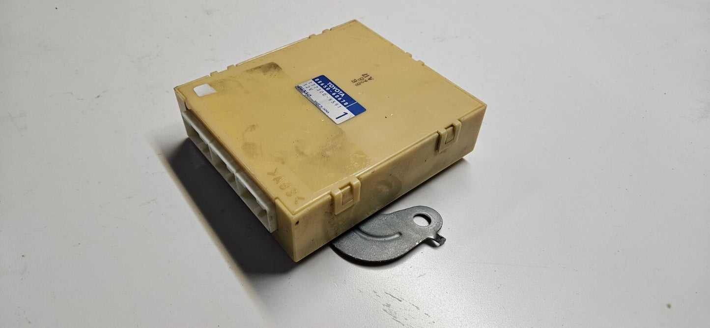 Toyota Land Cruiser Steuergerät 88650-60670 177300-6591