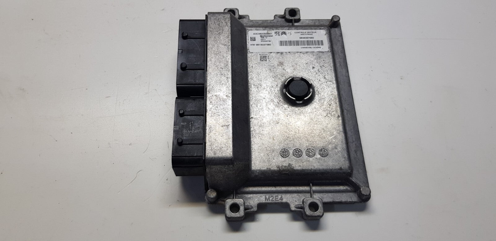 Opel Corsa Schaltg. Motorsteuergerät Steuergerät 9838397680 9815037580