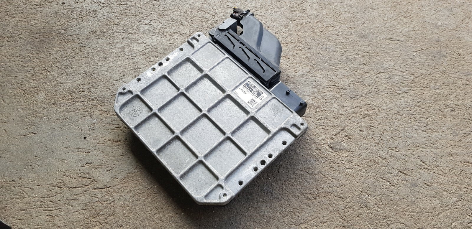 Toyota Motorsteuergerät Steuergerät 89661-05D81 MB275400-1141