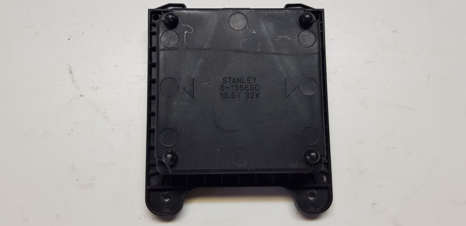 Mitsubishi Pajero LED Xenon Scheinwerfer Steuergerät S-13669C