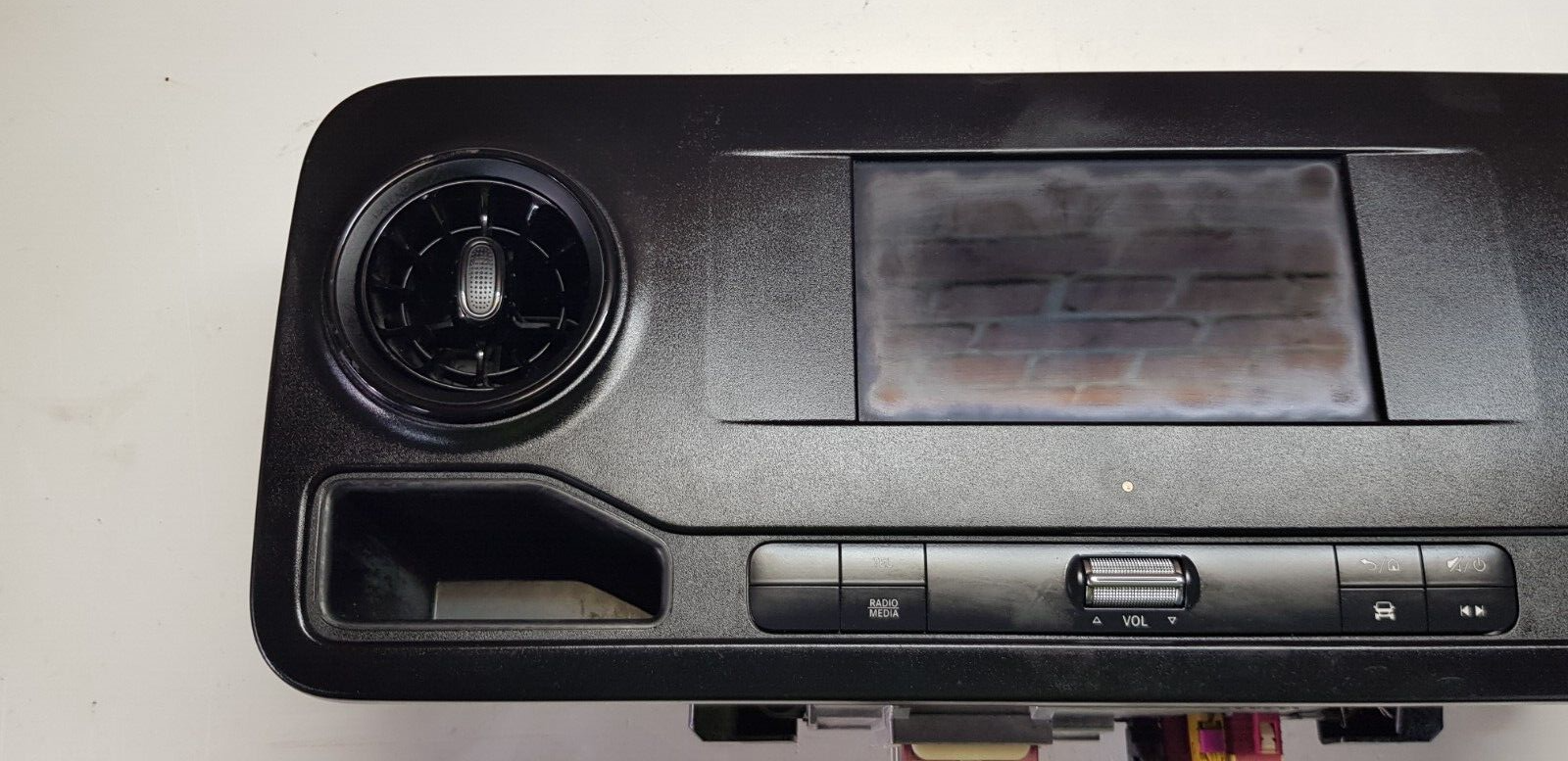 Mercedes Sprinter W907 Radio Headunit mit Bildschrim A 9079002701 A 9079001703