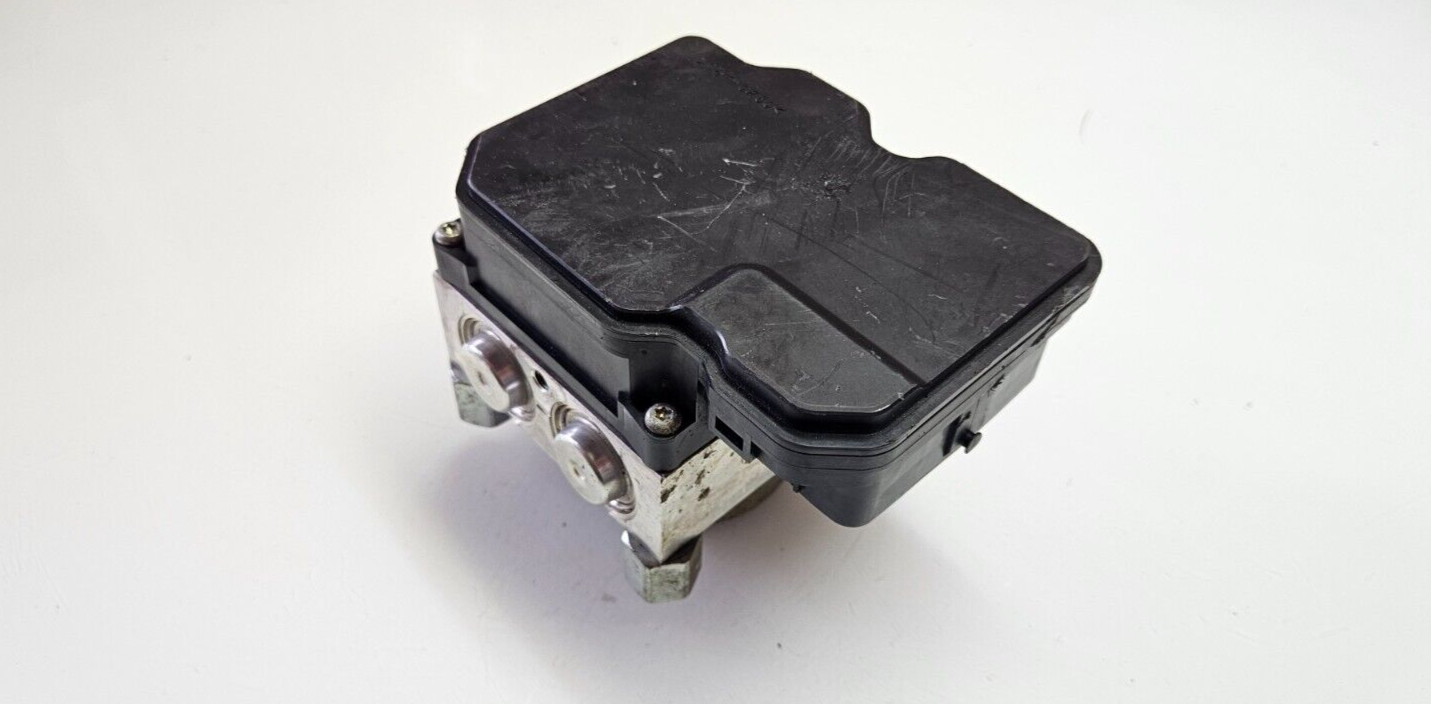 Toyota Hilux ABS Hydraulikblock Pumpe Steuergerät 44540-71440 89541-71470