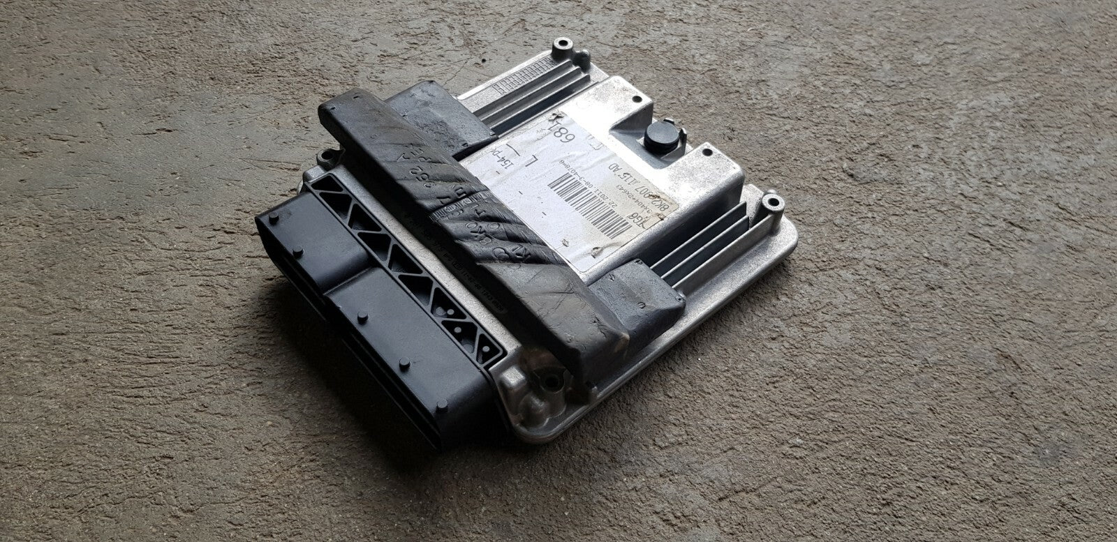 Audi Motorsteuergerät Steuergerät 8K2907115AD 0261S05979