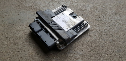 Audi Motorsteuergerät Steuergerät 8K2907115AD 0261S05979