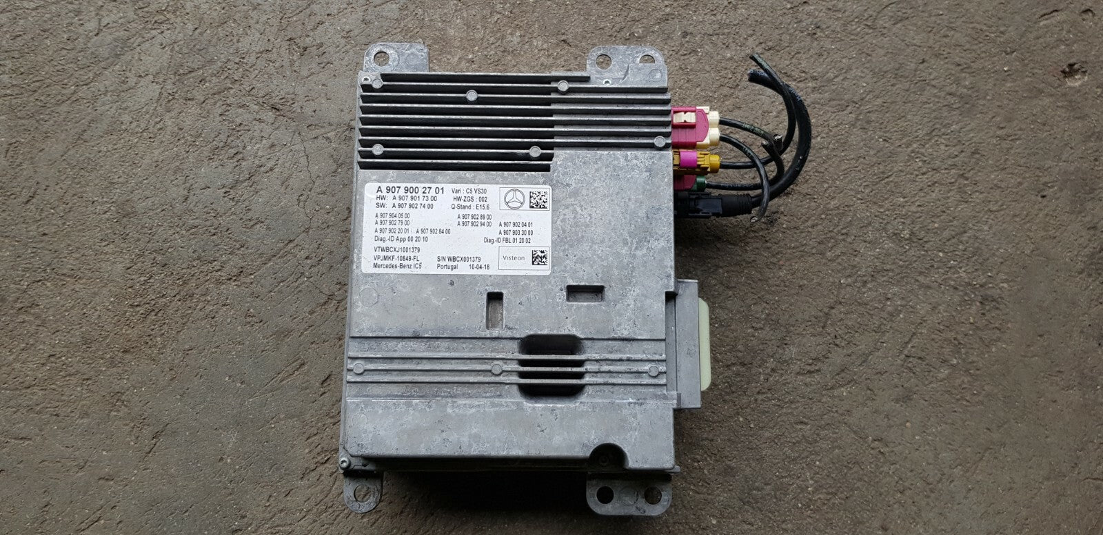 Mercedes Sprinter Radio Multimedia Steuergerät A 9079002701 A 9079017300
