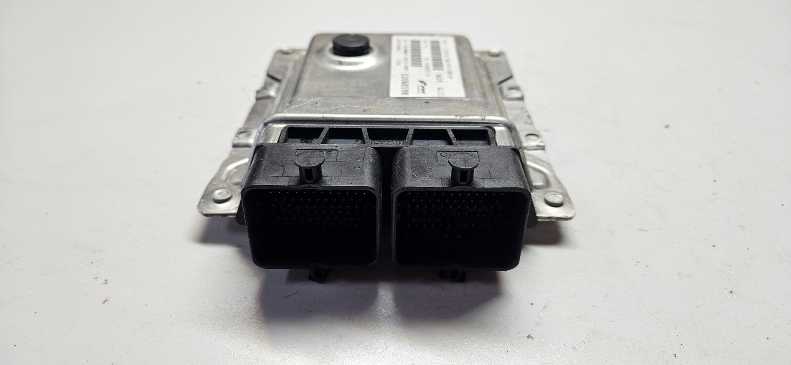 Fiat Motorsteuergerät Steuergerät 52068598 9GF.TA HWN01