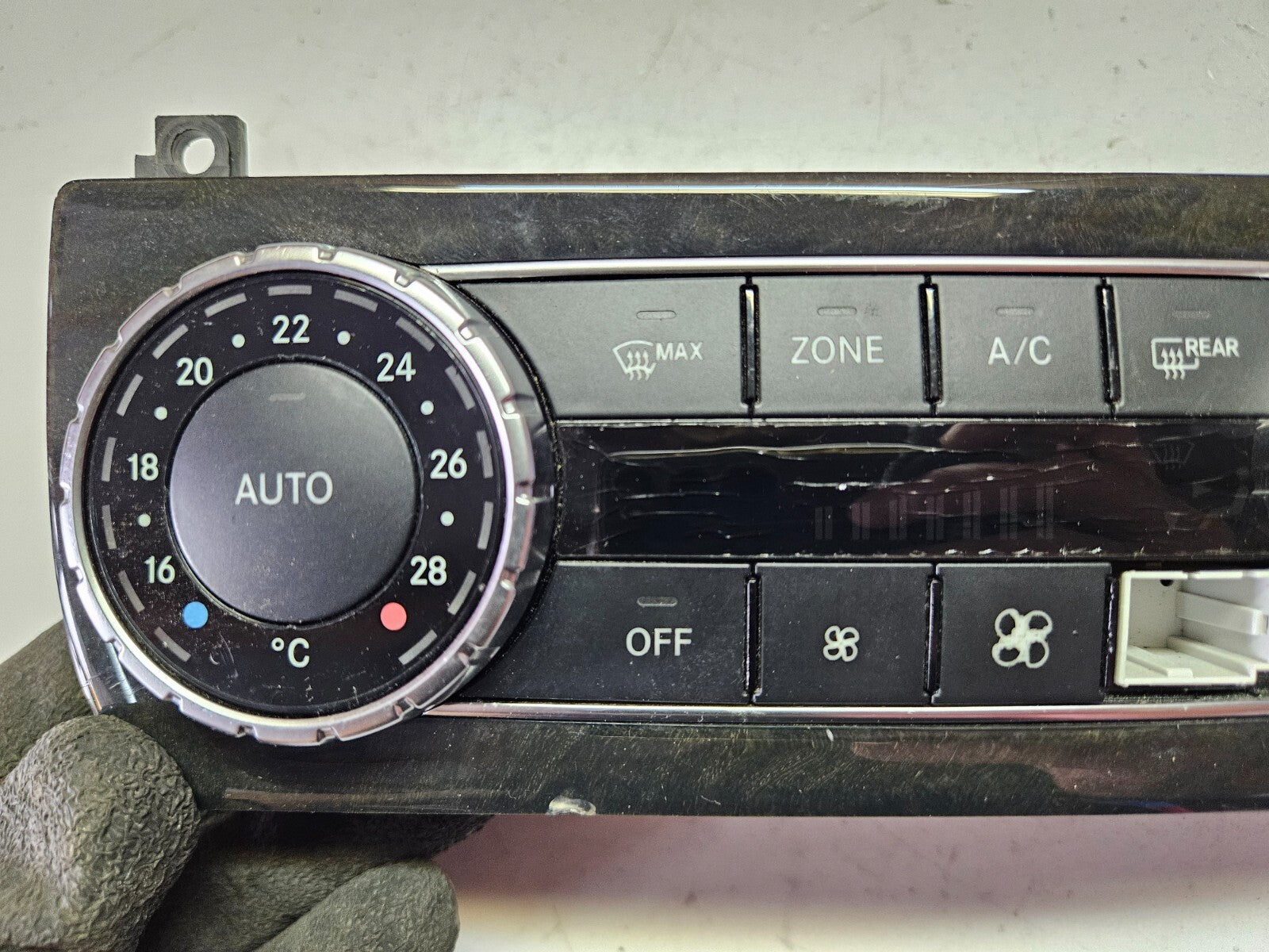 Mercedes C-Klasse W204 Klimabedienteil A 2049006608 #2 ♻️
