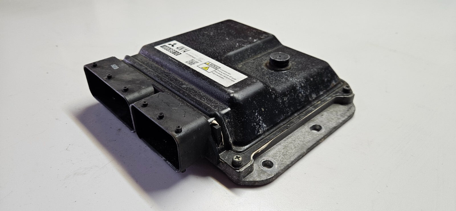 Mitsubishi Motorsteuergerät Steuergerät 275700-1291 1860B810