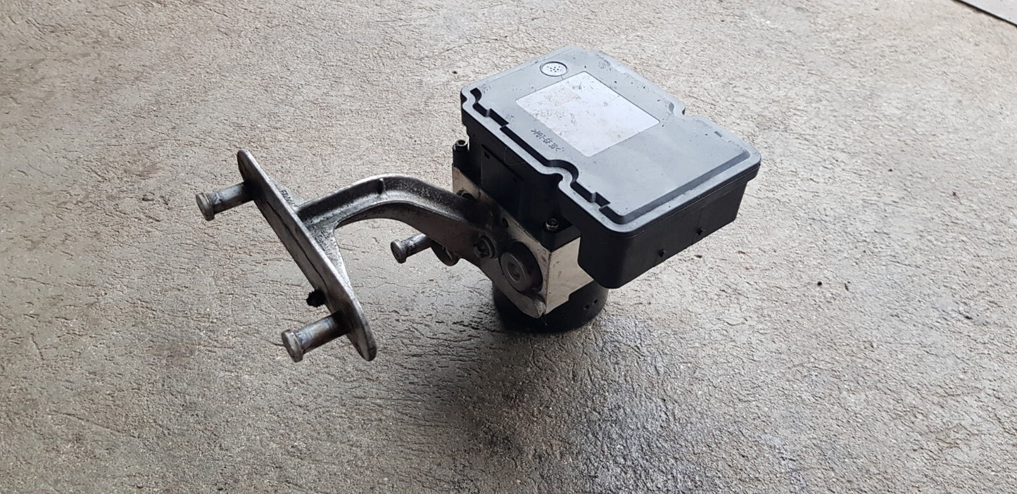 Mercedes W204 ABS Hydraulikblock Pumpe Steuergerät A 2049012500 A 2044313912