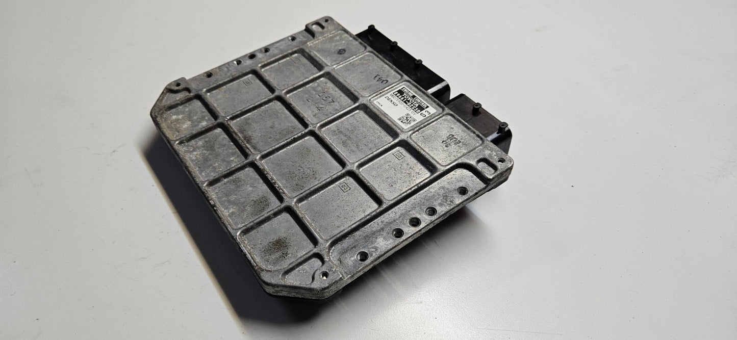 Toyota Auris Motorsteuergerät Steuergerät 89661-02S30 MB275900-0423