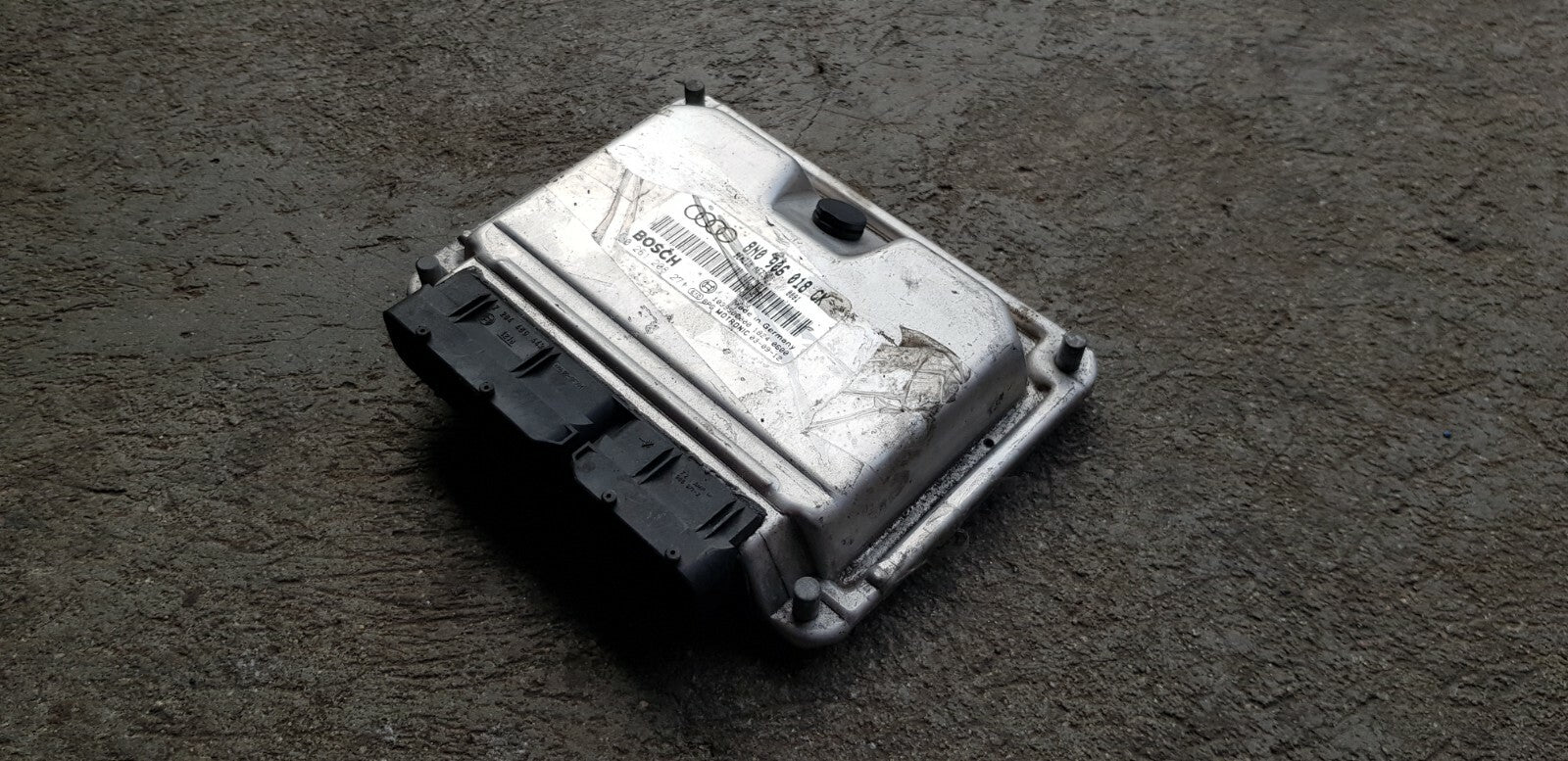 Audi TT Motorsteuergerät Steuergerät 8N0906018CK 0261208271