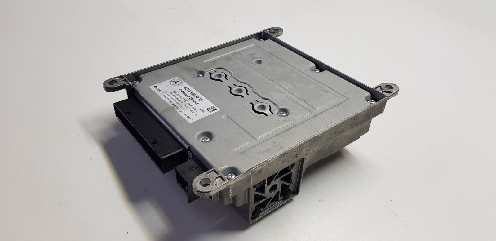 Mercedes W213 Verstärker Premium Sound A 2139009316 A 2139017700