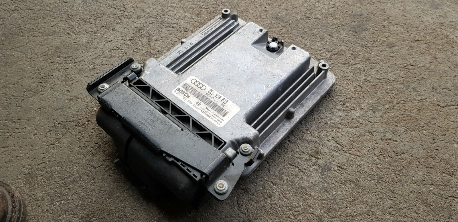 Audi A4 Motorsteuergerät Steuergerät 8E1910018 0261S01023 PLUG&PLAY