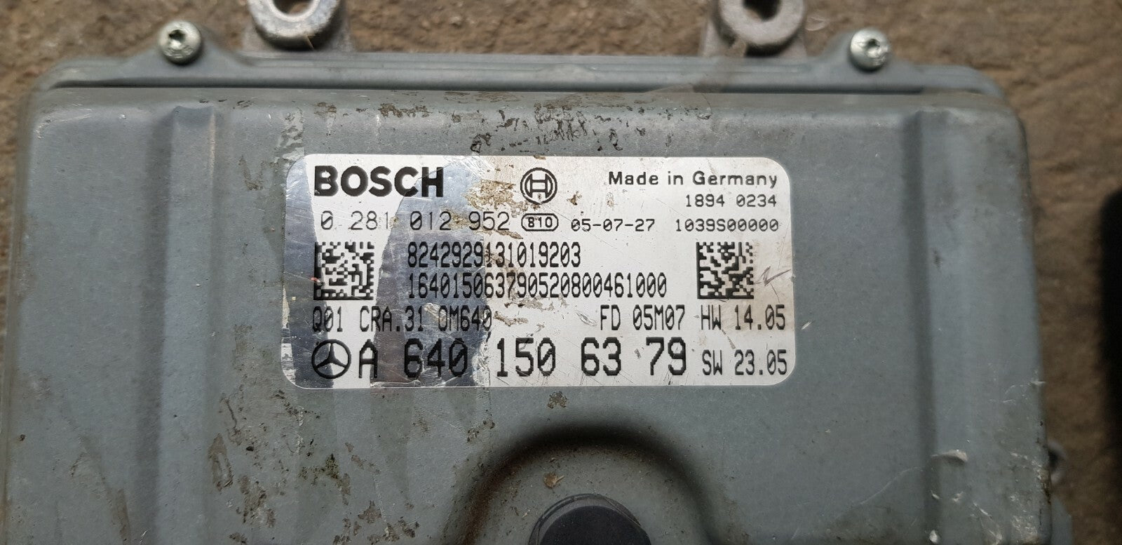 Mercedes Motorsteuergerät mit Wegfahrsperre A 6401506379 0281012952