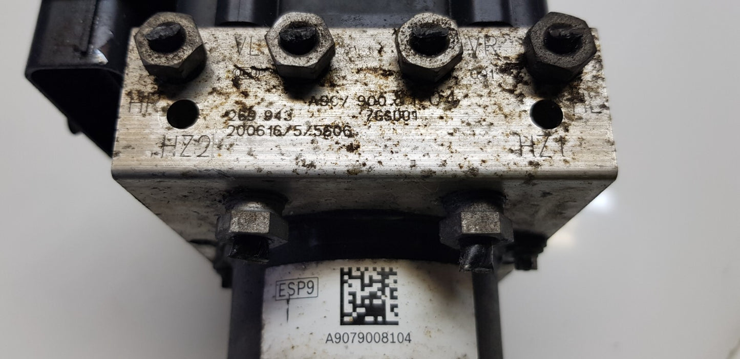 Mercedes Sprinter ABS Hydraulikblock Pumpe Steuergerät A 9079008104 0265956615