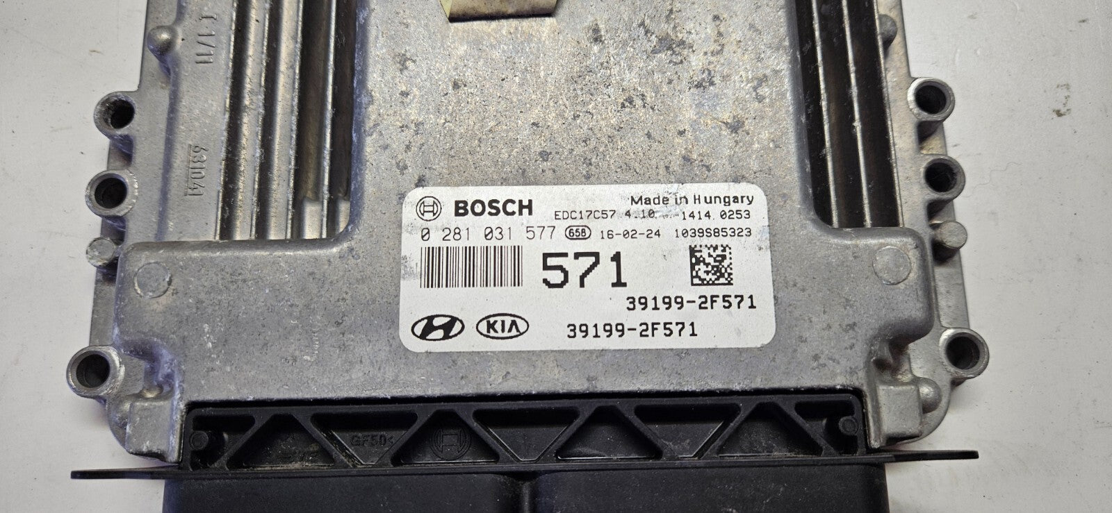 Hyundai Tucson Motorsteuergerät Steuergerät 39199-2F571 0281031577