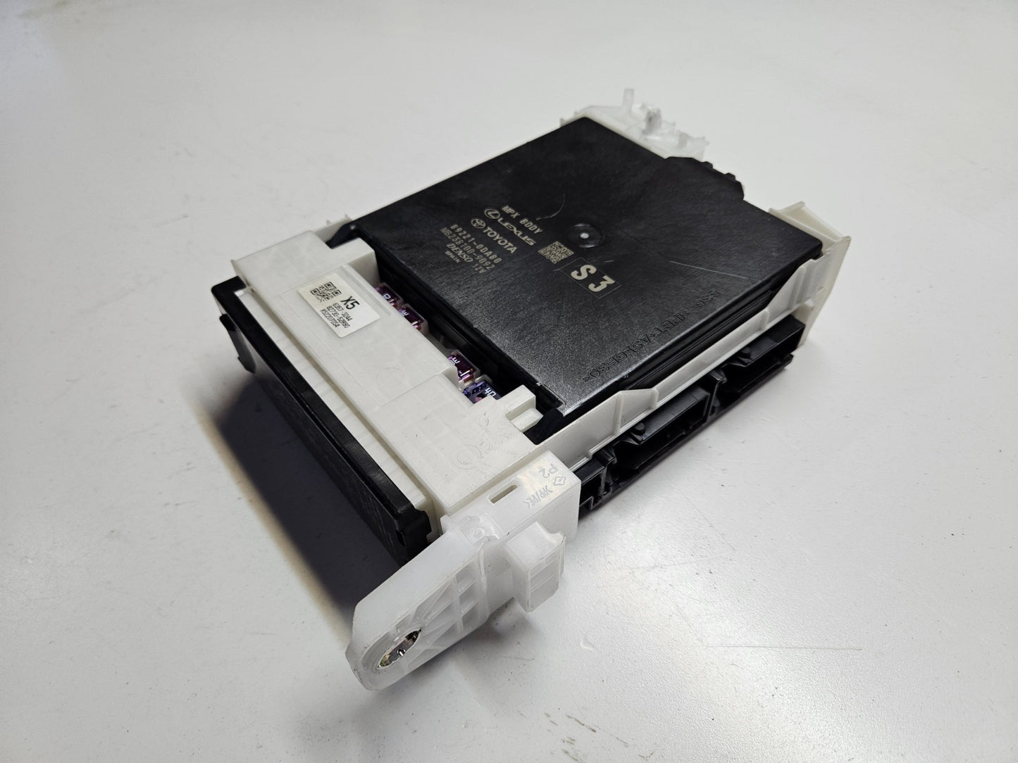 Toyota Sicherungskasten Steuergerät 89221-0DA80 MB238100-9092 82730-52R90 ♻️