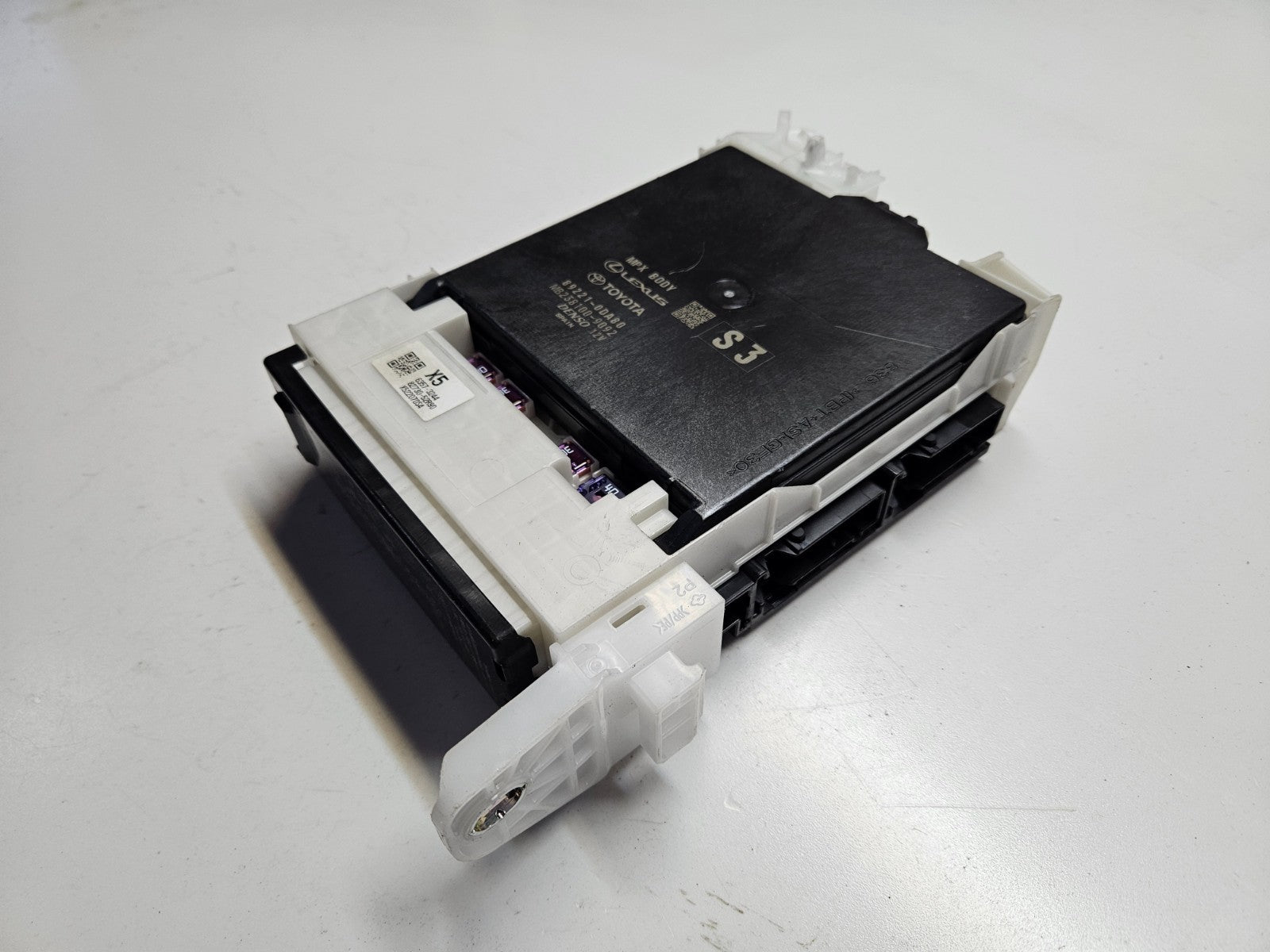 Toyota Sicherungskasten Steuergerät 89221-0DA80 MB238100-9092 82730-52R90 ♻️