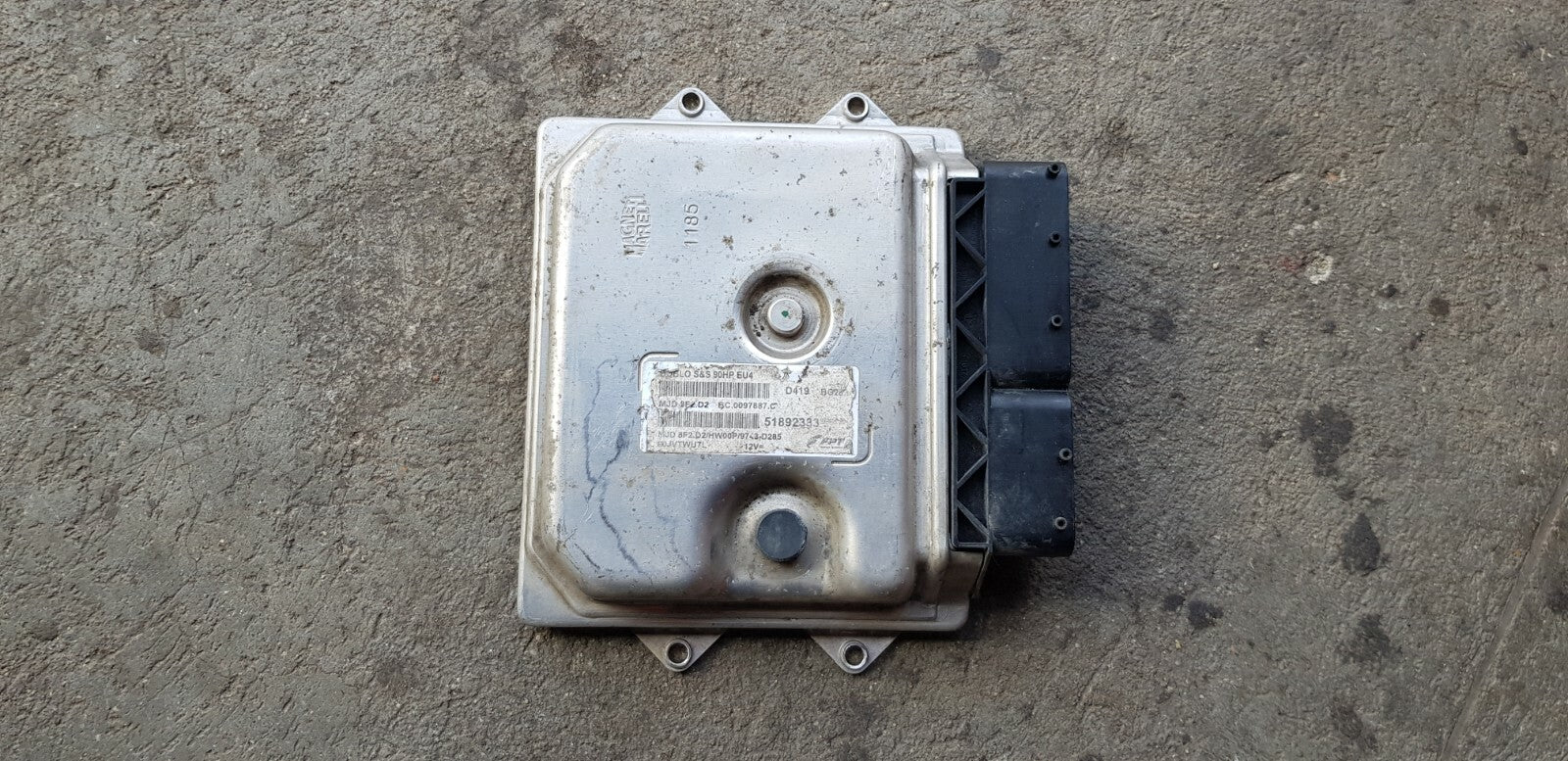 Fiat Fiorino Motorsteuergerät Steuergerät 51892333 MJD 8F2.D2