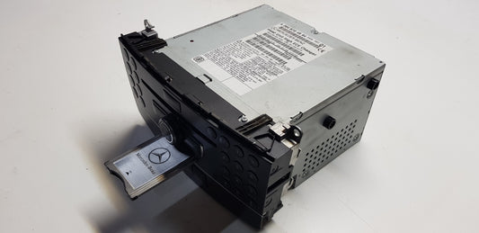 Mercedes W204 Headunit Comand Navigation A 2048704994 A 2048707590 mit PIN Code
