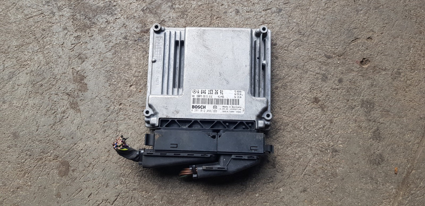 Mercedes W639 Motorsteuergerät Steuergerät A 6461532691 0281012066