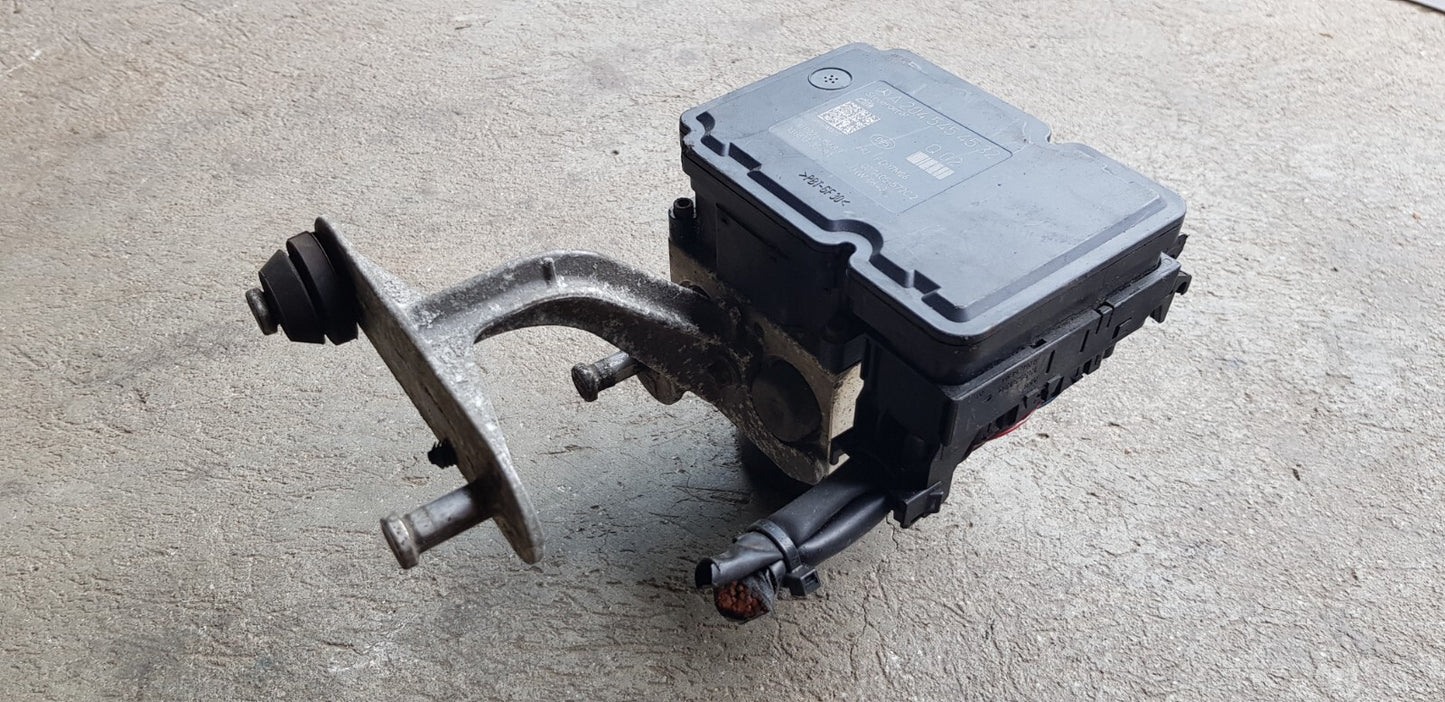 Mercedes W204 ABS Hydraulikblock Hydraulikaggregat A 2045454532 A 0064312412