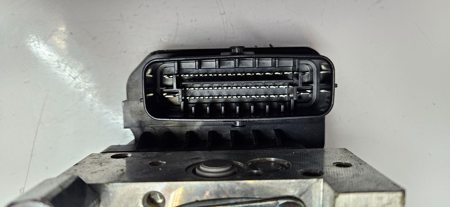 Toyota Hilux ABS Hydraulikblock Steuergerät 44540-71060 116040-44720 89541-71780