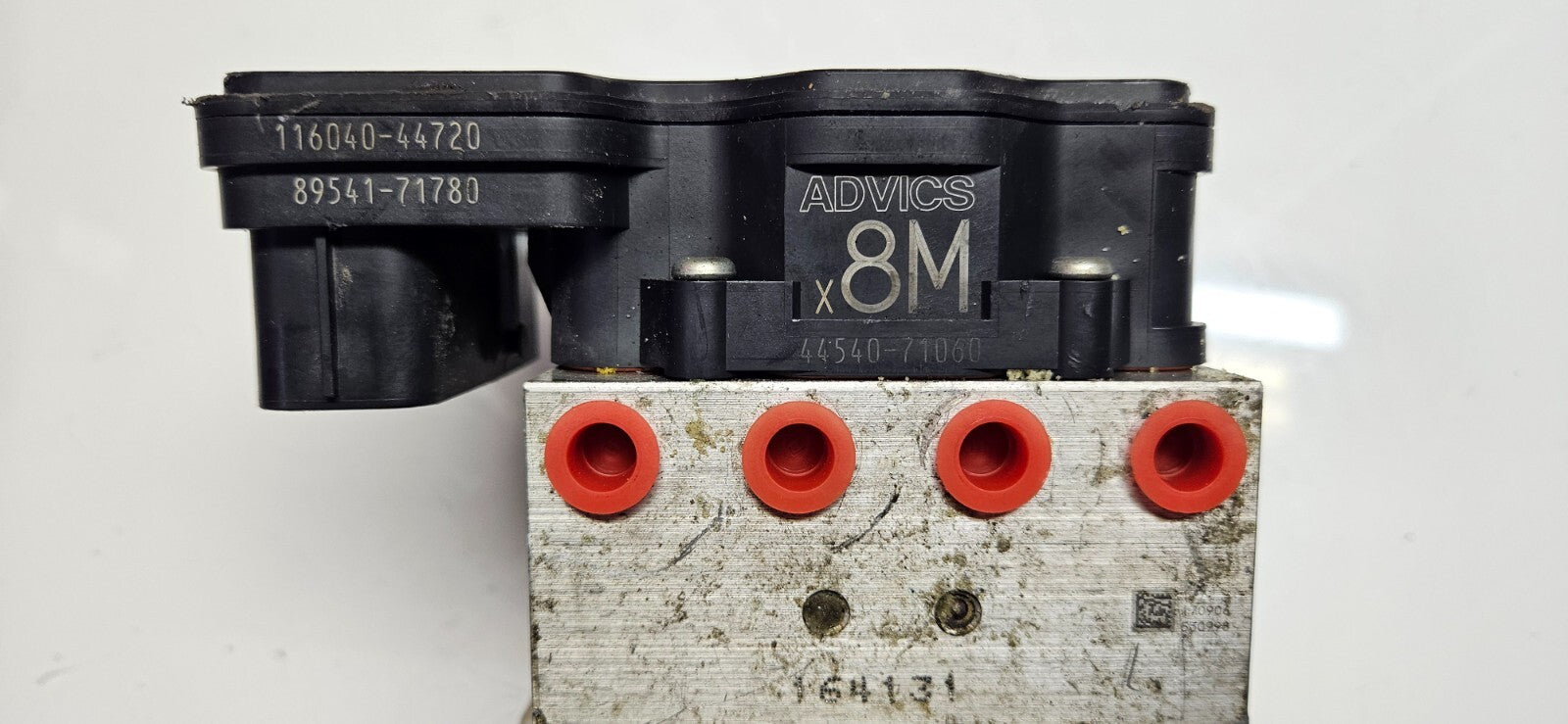 Toyota Hilux ABS Hydraulikblock Steuergerät 44540-71060 116040-44720 89541-71780