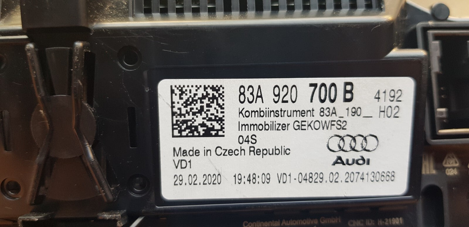 Audi Q3 Tachometer Kombiinstrument 83A920700B