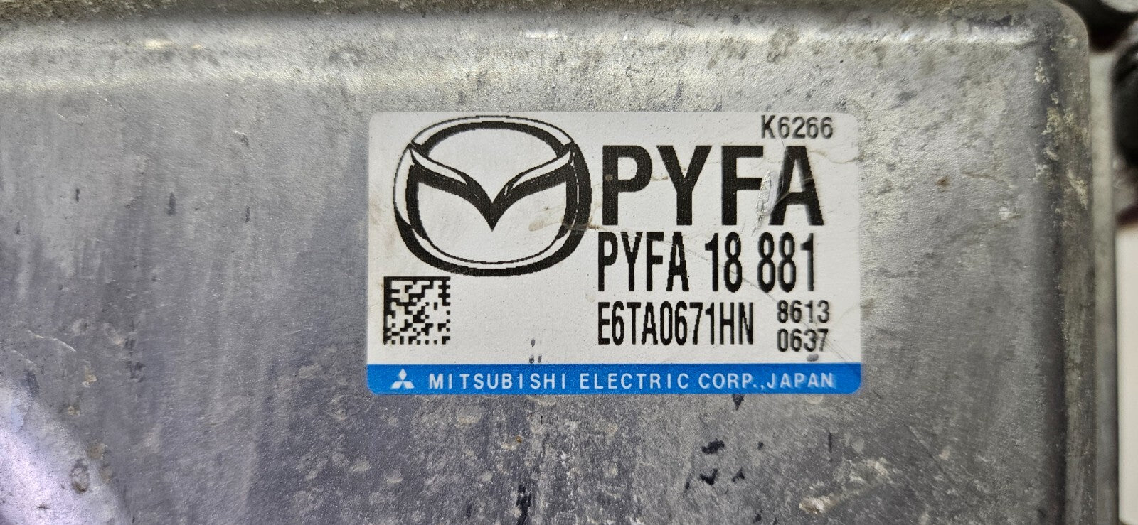 Mazda Motorsteuergerät Steuergerät E6TA0671HN PYFA 18 881