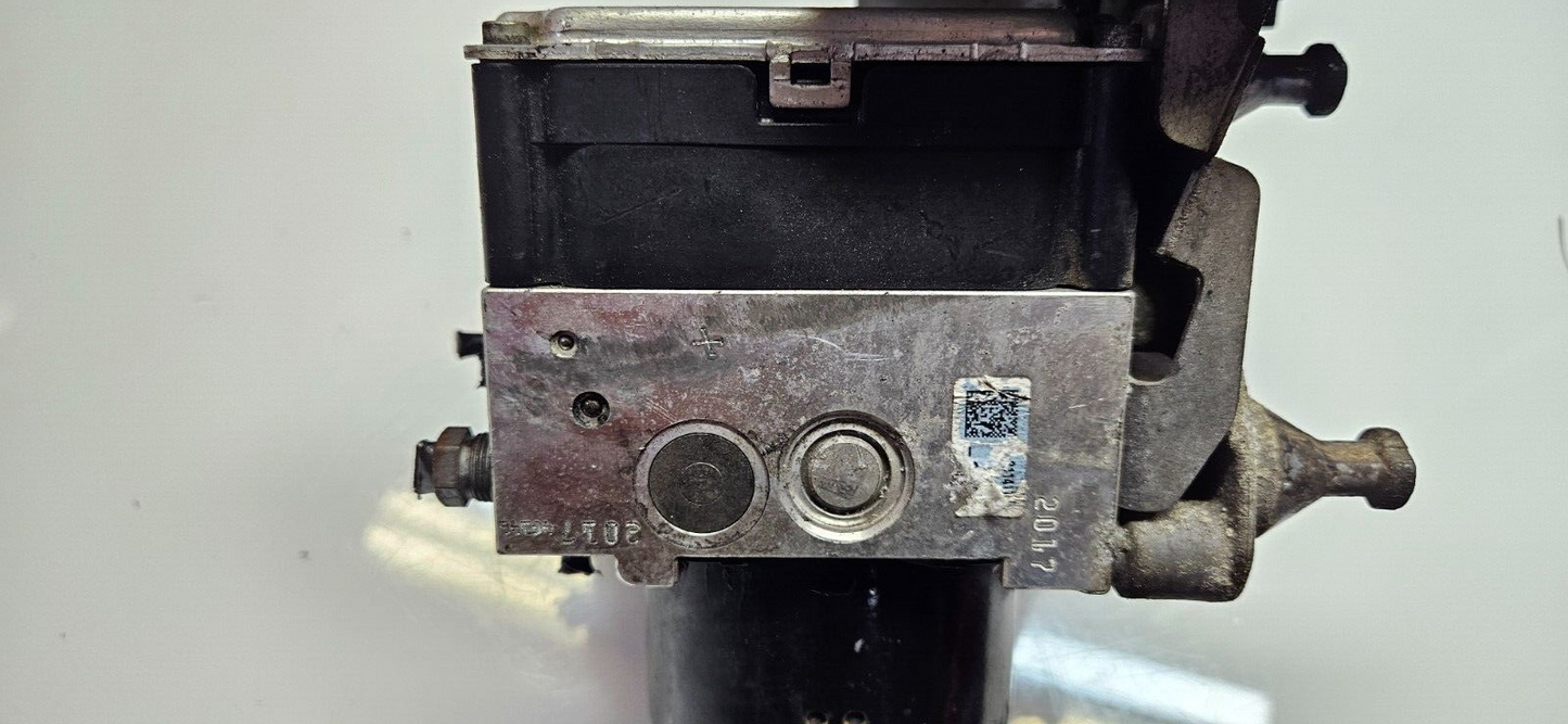 Mercedes W204 C63 AMG ABS Hydraulikblock Steuergerät A 1729012000 A 1724315212