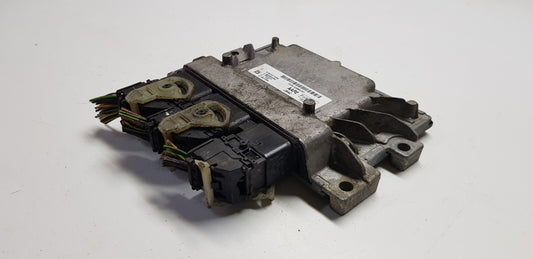 Ford Focus Motorsteuergerät Steuergerät F1FA-12A650-HC S180127104B