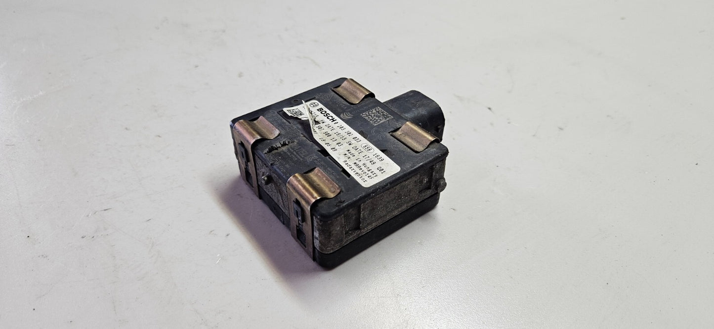 Mercedes Sprinter Abstandsradarsensor Radarsensor A 9079001303 0203302033