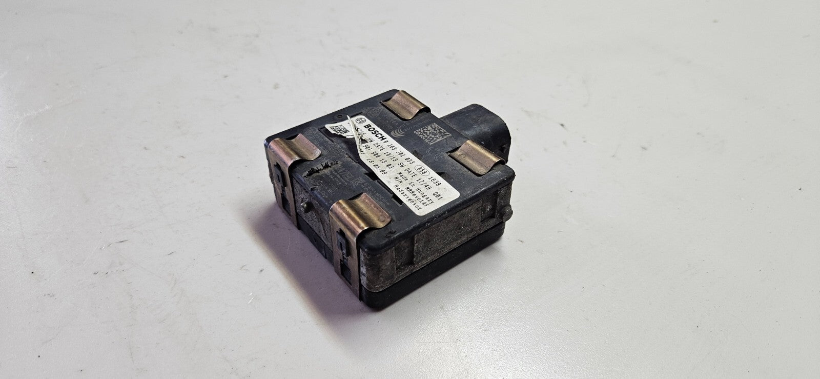 Mercedes Sprinter Abstandsradarsensor Radarsensor A 9079001303 0203302033