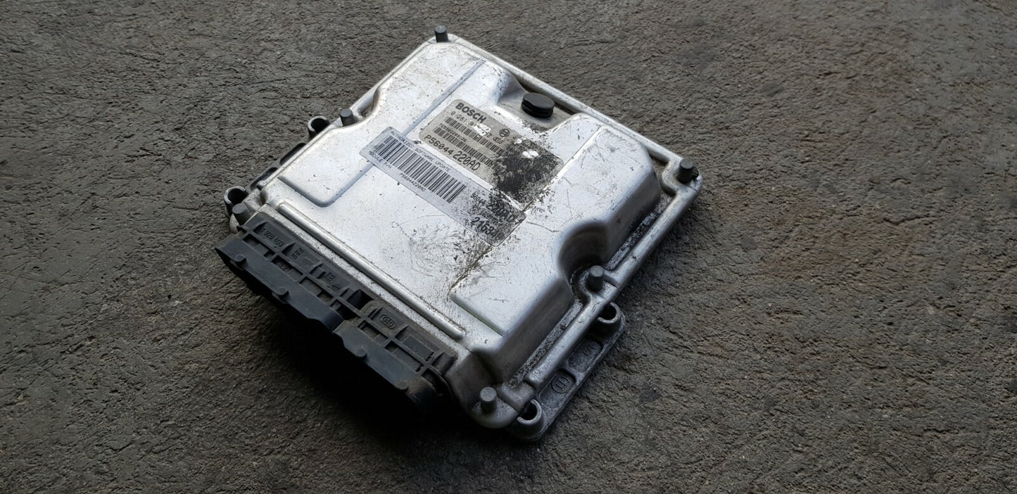 Jeep Motorsteuergerät Steuergerät 0281011062 P56044220AD