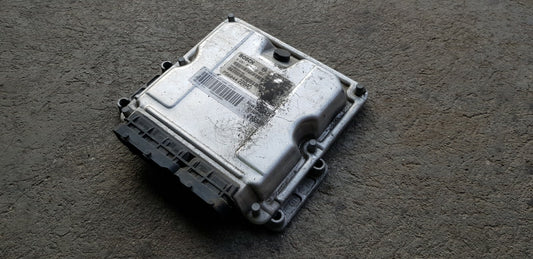 Jeep Motorsteuergerät Steuergerät 0281011062 P56044220AD